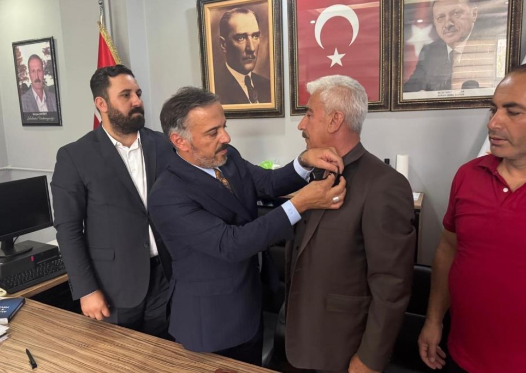 Ak Parti'ye yeni katılımlar: Diyarbakır'da İP koptu!