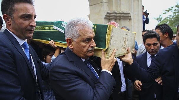 AK Partili il başkanı toprağa verildi