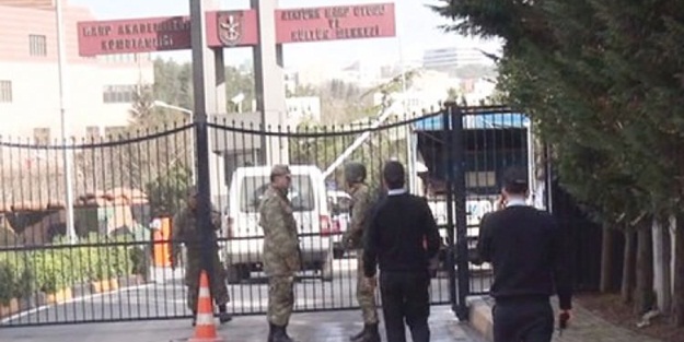 Akademideki darbeci hain generaller tutuklandı