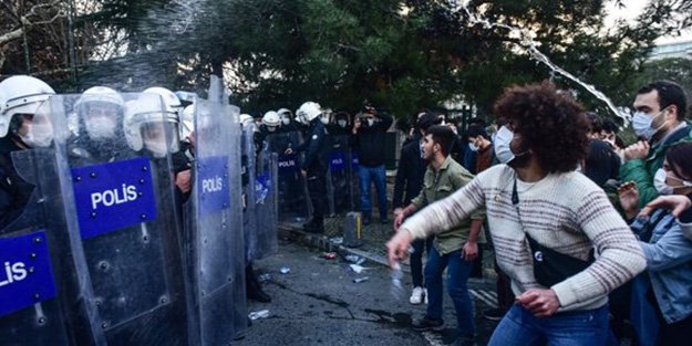 Akademisyenler kışkırtıyor, provokatörler taşkınlık çıkartıyor!