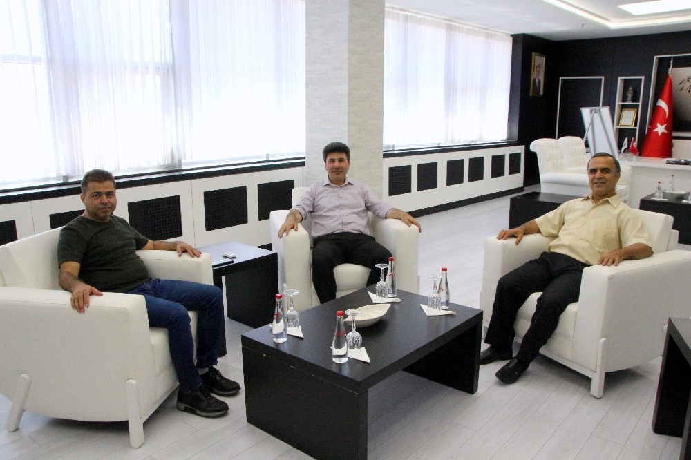 Akademisyenler Rektör Karacoşkun’la bir araya geldi 