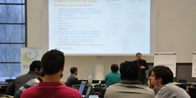  Akademisyenlere ücretli izin için 6 yıl şartı