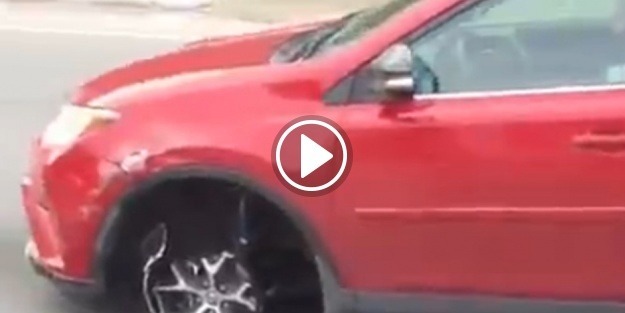 Akan trafikte lastiksiz araç!