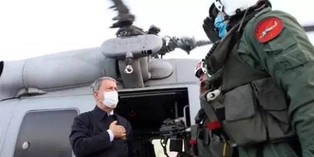 Hulusi Akar, Katar'da görevli Mehmetçik ile bir araya geldi