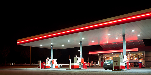 Akaryakıt devi satıldı! Halk ayaklandı, 'nasıl satarsınız?' diye tepki yağıyor