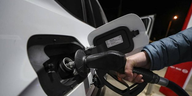  Akaryakıt fiyatları! Akaryakıta zam ya da indirim...Araç sahipleri duyuruldu: Benzin fiyatı, LPG fiyatı, motorin fiyatları