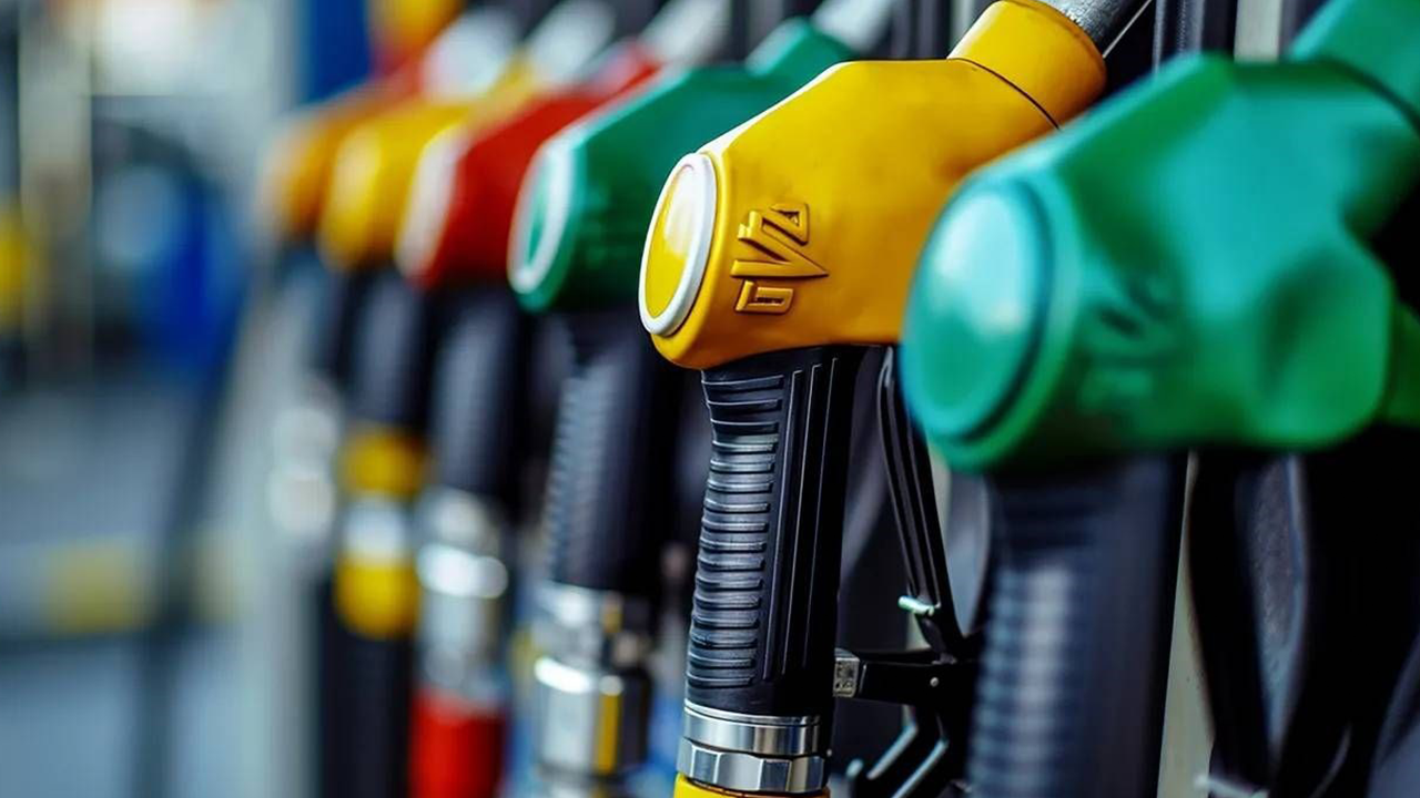 Akaryakıt fiyatları gece yarısı resmen değişti! İşte yeni fiyatlar