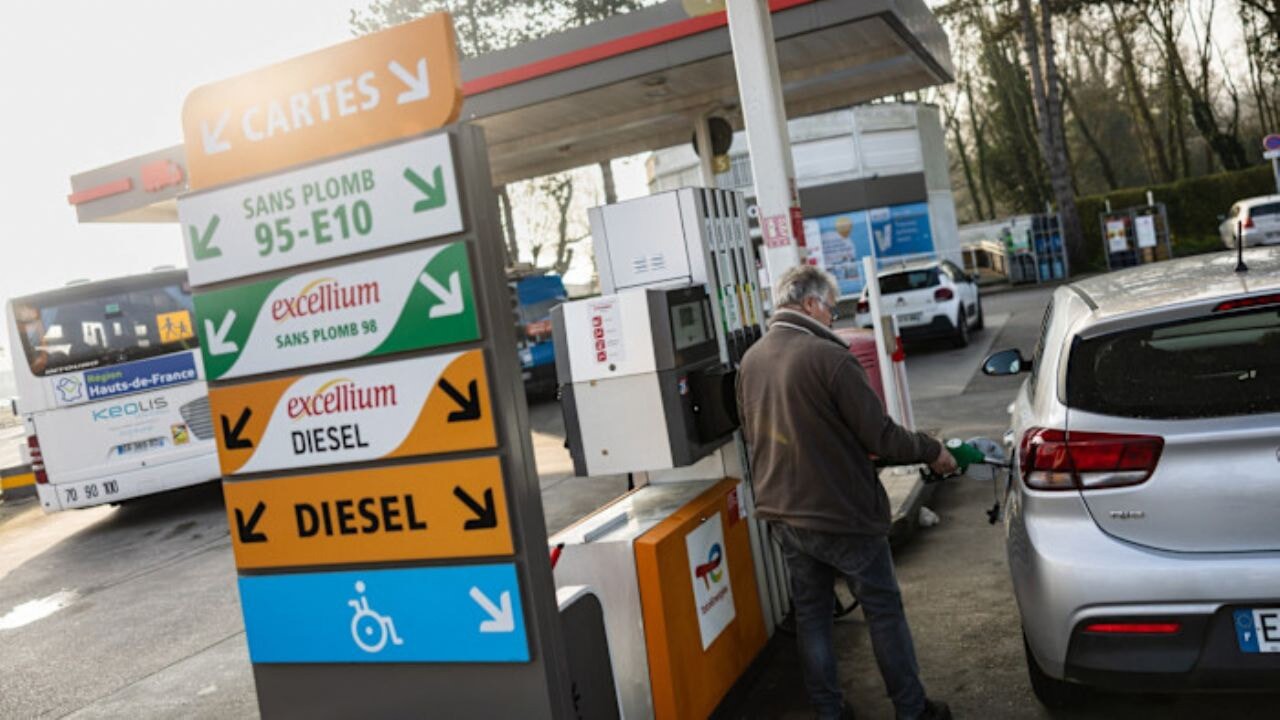 Akaryakıt fiyatları hızla yükseliyor AB’yi benzinle yaktılar!