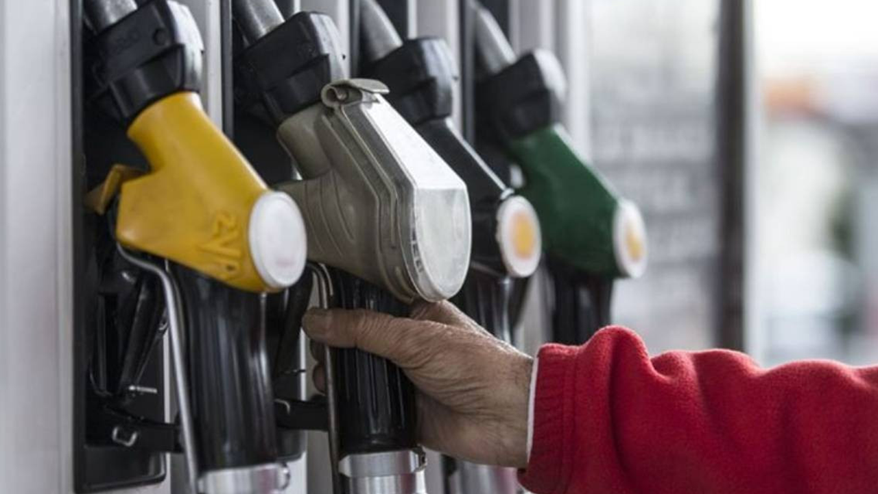 Akaryakıt fiyatları saat 00.00 itibariyle değişti