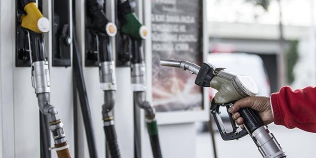 Akaryakıt fiyatları uçunca vatandaşlar oraya akın etti! Litresi 20 lira daha ucuza geliyor