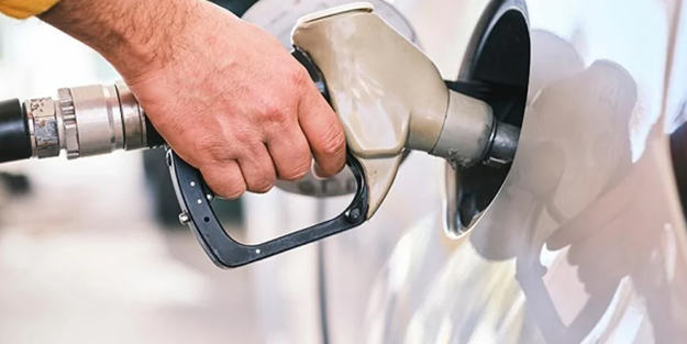 Akaryakıt fiyatları! Zam sonrası o adım: Motorine indirim, pompa fiyatlarına yansıdı! 3 ilde 18 Ağustos 2023 güncel fiyatı