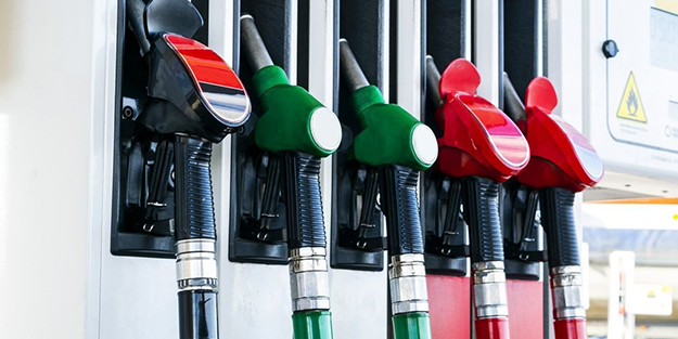 Akaryakıt fiyatlarına bomba indirim! Araç sahipleri bayramı gerçekten yaşayacak