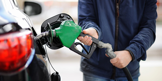 Akaryakıt fiyatlarına dev zam! Araç sahiplerinin keyfini kaçıracak gelişme
