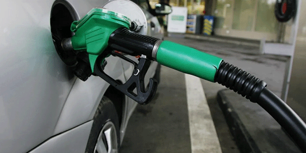 Akaryakıt fiyatlarına görülmemiş indirim geliyor! Depoyu dolduracaklar o tarihi beklesin