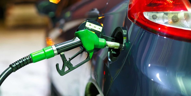 Akaryakıt fiyatlarına indirim yolda! Petrol sert düştü