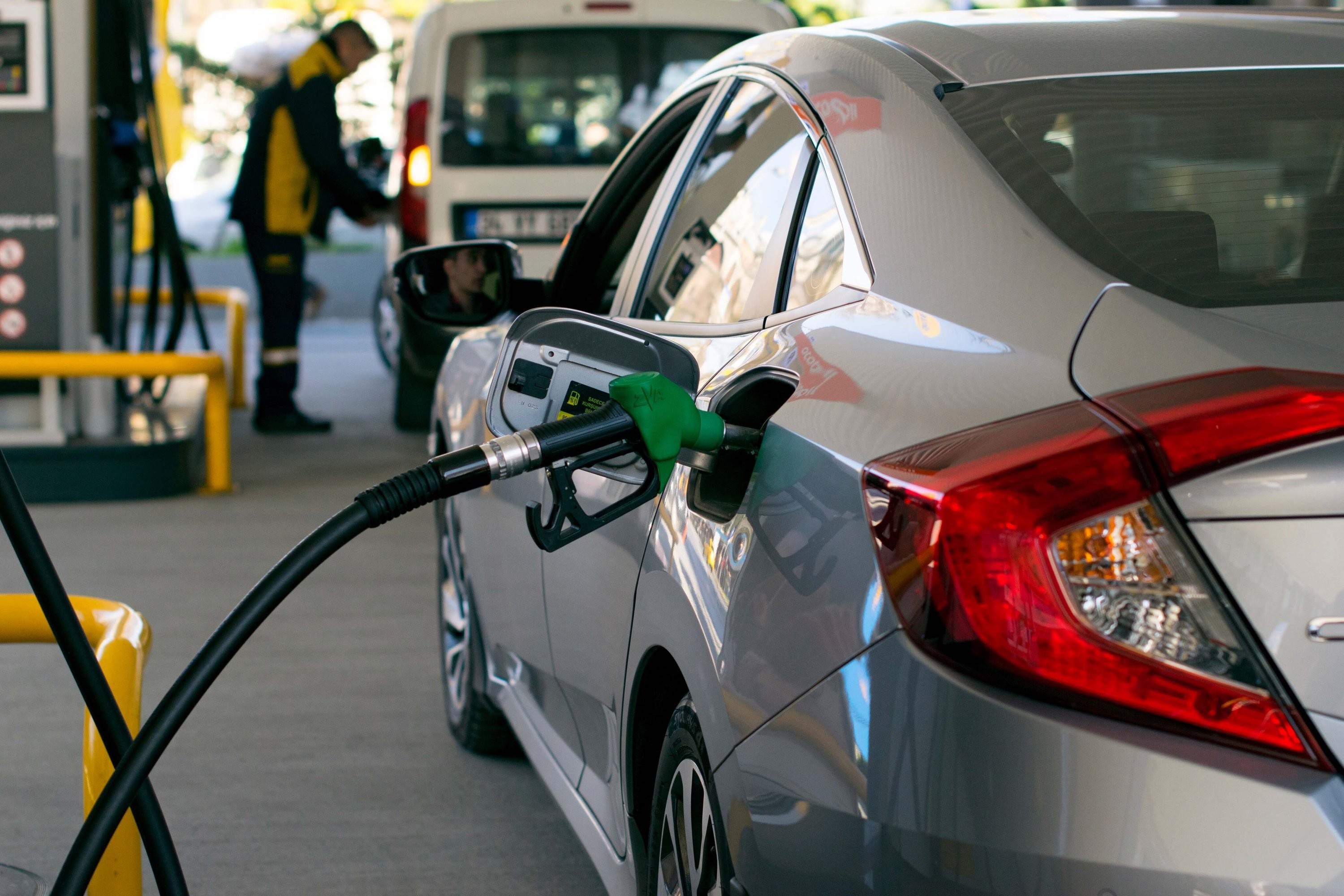 Akaryakıt fiyatlarında büyük artış! Benzin ve motorine dev zam yolda