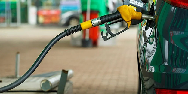 Akaryakıt fiyatlarını sarsacak karar! Kötü haberler gelebilir, resmen imzalandı