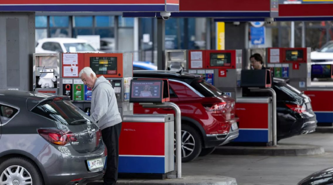 Akaryakıt Krizi dünyayı vuruyor! Yakıt alımına sınır getirildi