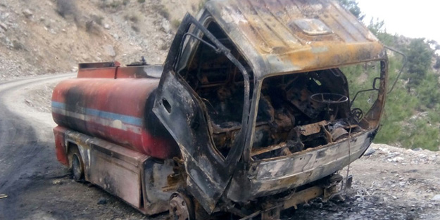 Akaryakıt tankeri alev topuna döndü