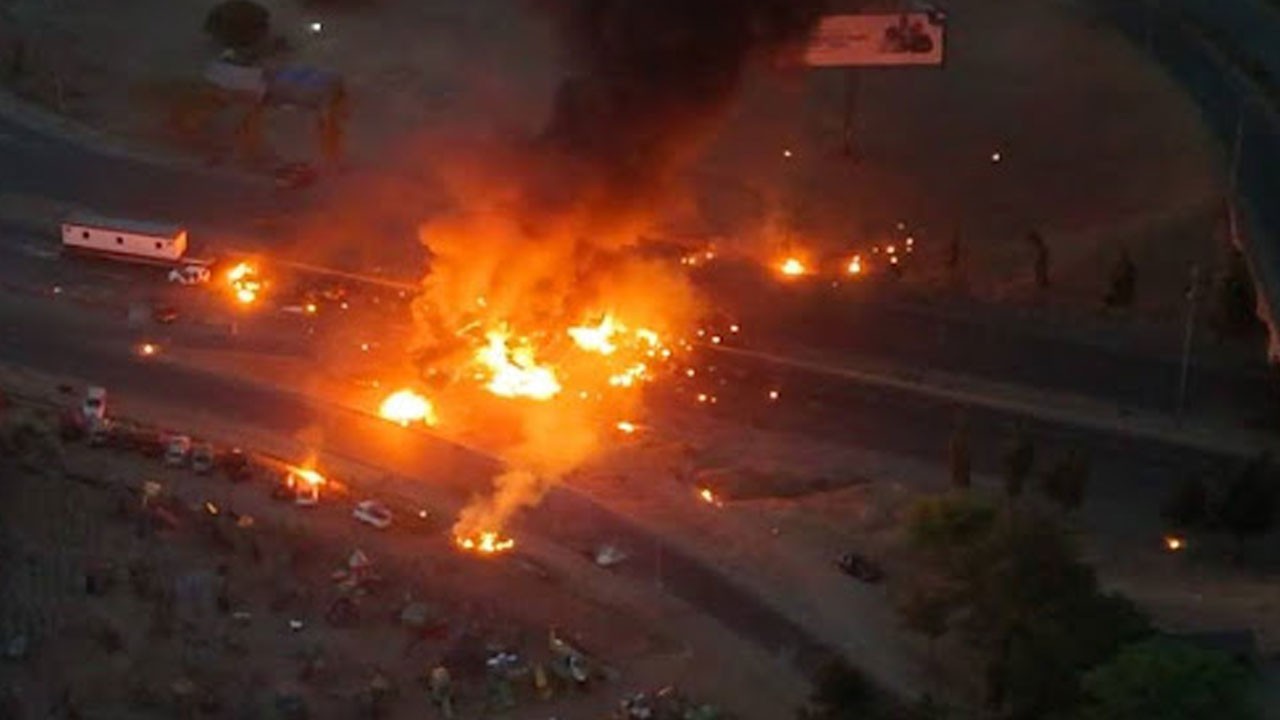 Akaryakıt tankeri patladı! 6 kişi öldü