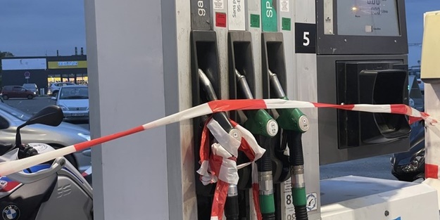 Akaryakıt ve petrol rafinerilerinden sonra şimdi de onlar! Fransa'da kriz