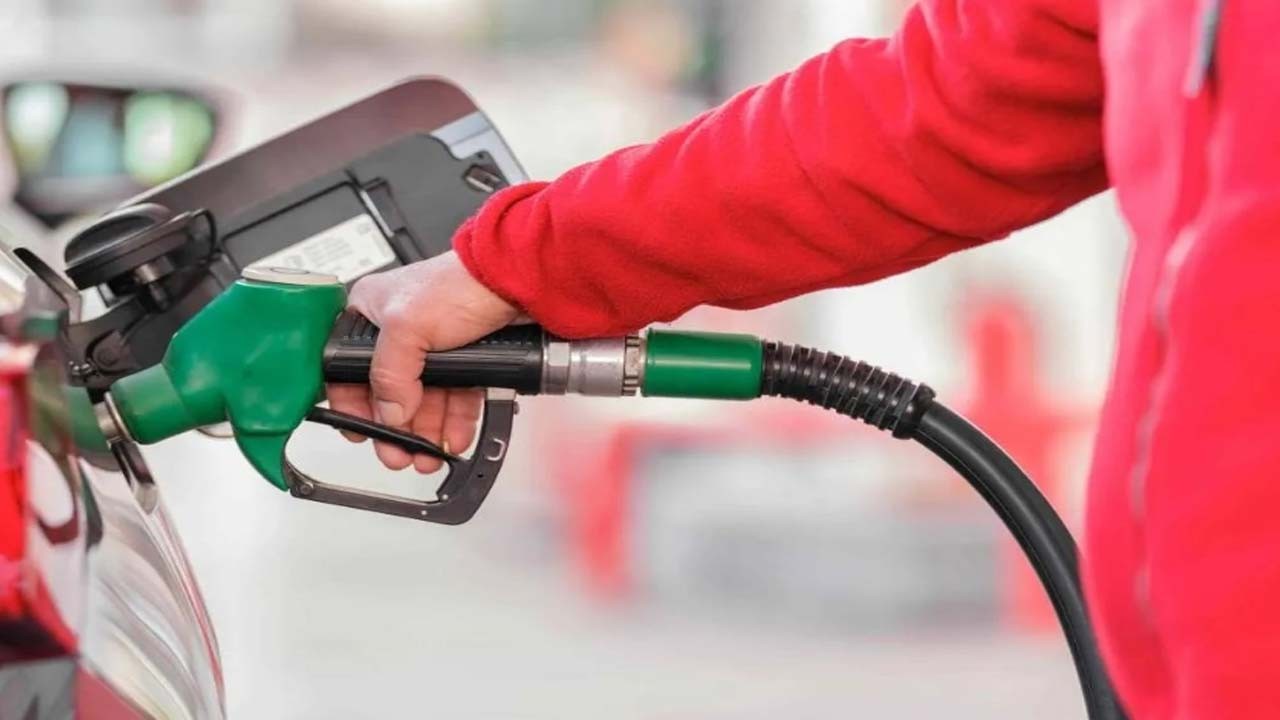 Akaryakıta çifte indirim: Brent petrol sert düştü!