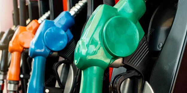 Akaryakıta merakla beklenen indirim geldi! Yola çıkacaklar dikkat