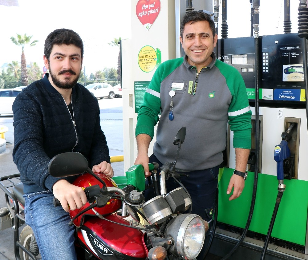 Akaryakıtçılar benzin ve motorinde 1 TL’lik indirim bekliyor 