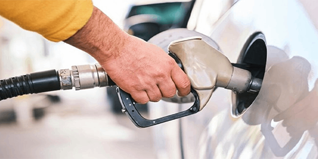 Akaryakıtta deprem! İstasyonlara 00.01'de giden vatandaşlar tabeladaki rakama inanamadı