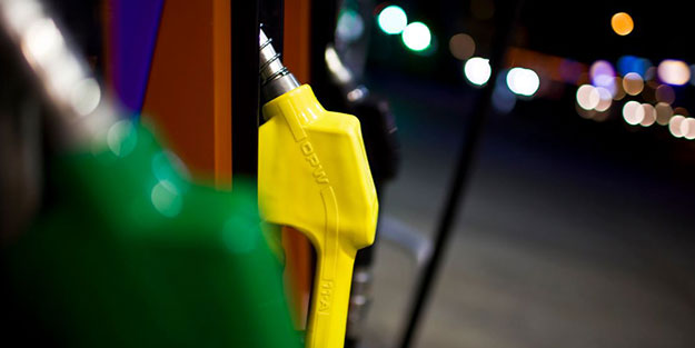 Akaryakıtta zam bombardımanı! Araç sahipleri neye uğradığını şaşırdı