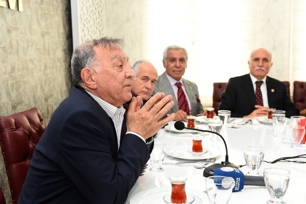 Akay, Parlamenterler Birliği üyeleriyle buluştu 
