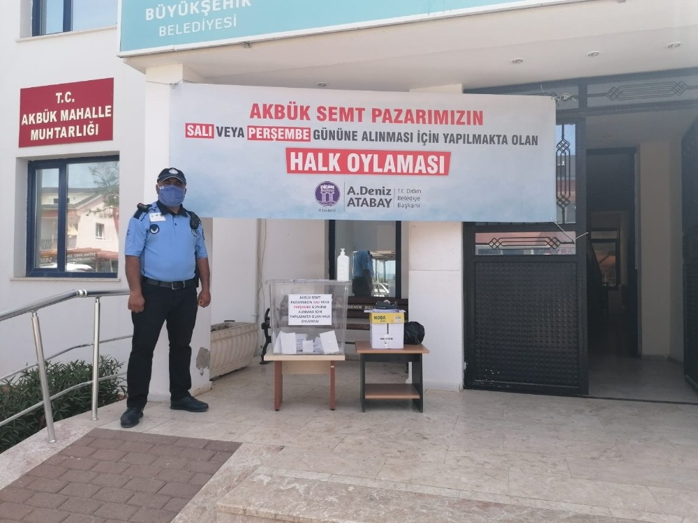 Akbük’te demokrasi örneği sergilendi 