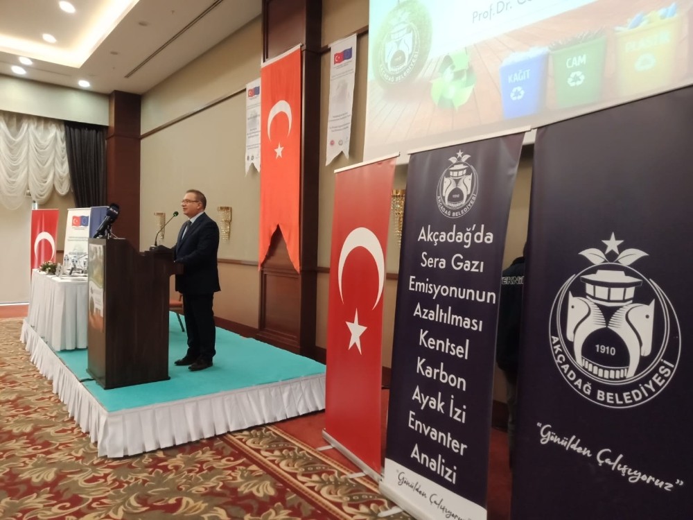 Akçadağ Belediyesi’nin ‘Karbon ayak izi envanteri’ kitabı tanıtıldı 