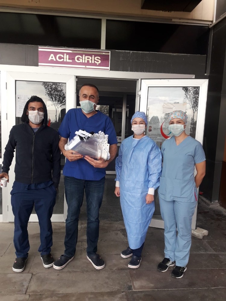 Akçadağ’da siperlik maske dağıtımı yapıldı 
