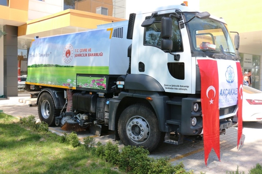 Akçakale Belediyesi araç filosunu genişletti 