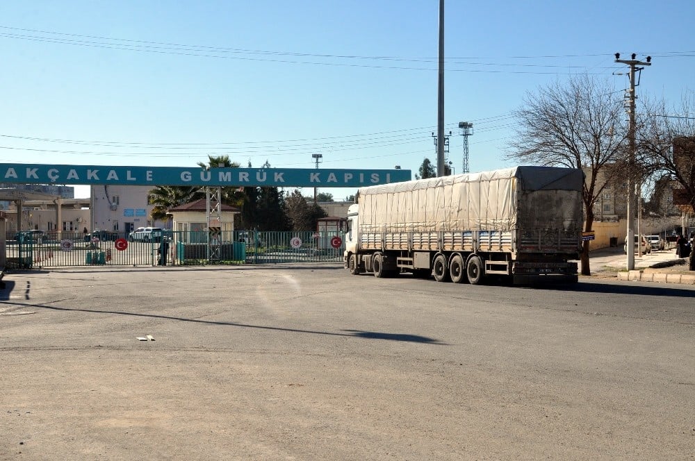 Akçakale Gümrük Kapısı tam kapasite ile çalışmaya başladı 