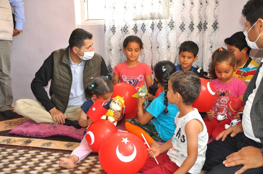 Akçakale’de çocuk bayramı evlerde kutlandı 