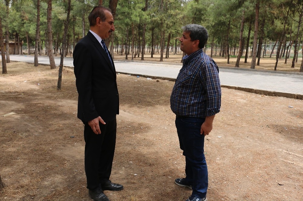 Akçakale’de cuma namazı öncesi temizlik çalışması 