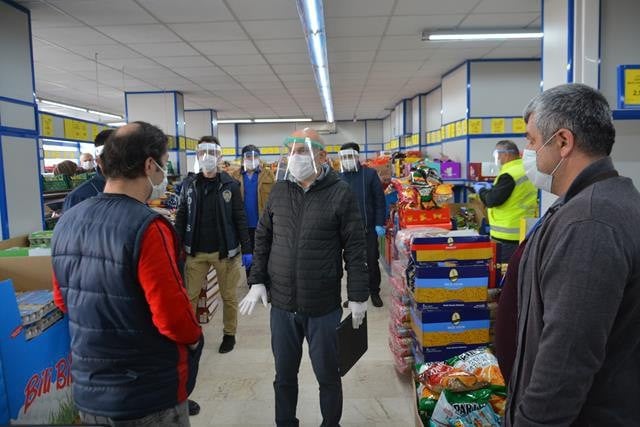 Akçakoca’da alışveriş yerlerinde denetimler sürüyor 