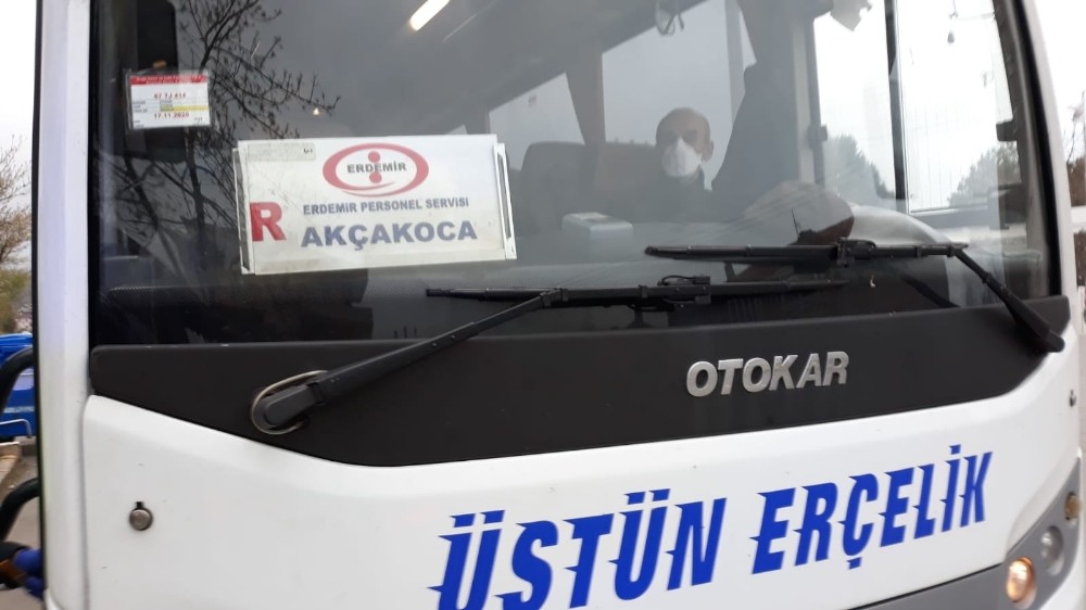 Akçakoca’da polisten otobüslerde korona virüs denetimi 