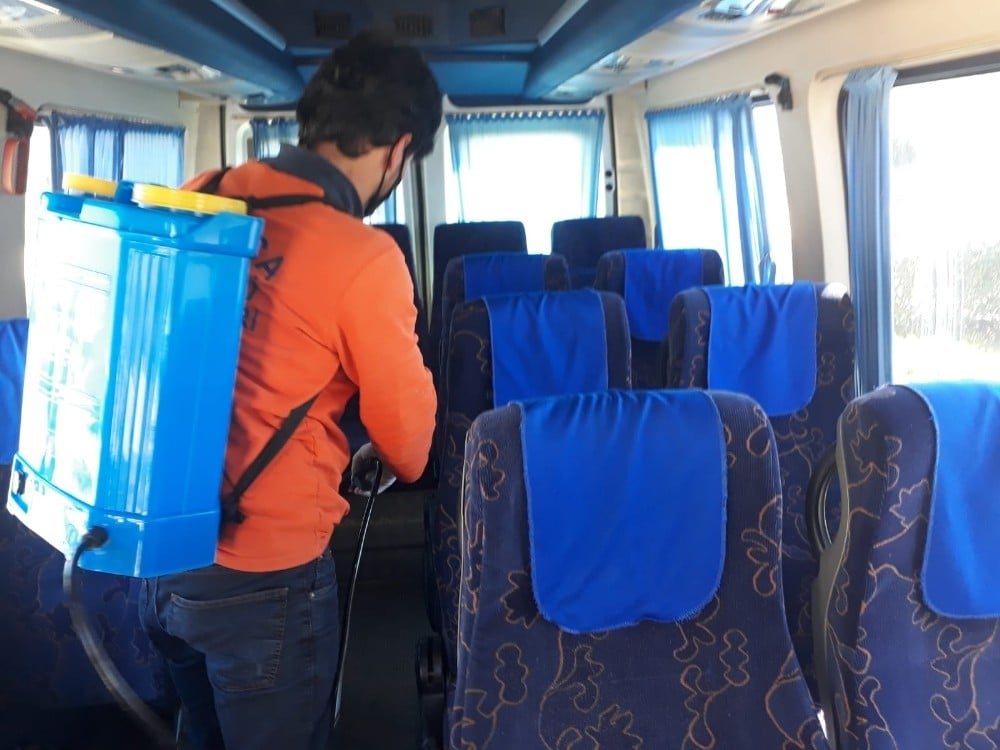 Akçakoca’da servis minibüsleri dezenfekte edildi 