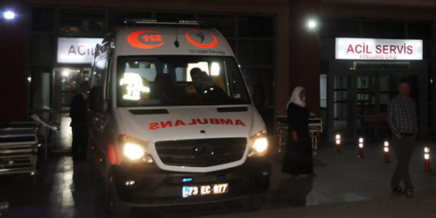 Yolcu otobüsü duvara çarptı