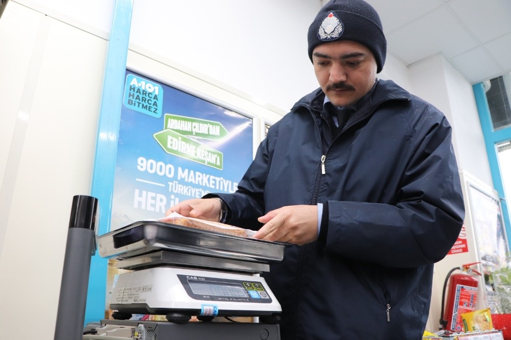 Akçakoca’da Zabıtadan tartı ve fiyat denetimi 