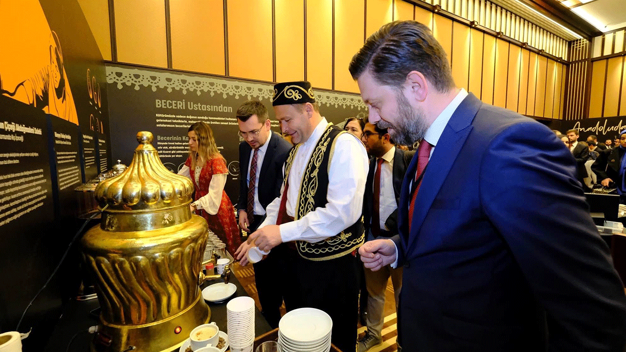 Akdağmadeni Salebi Millet Kütüphanesi’nde tanıtıldı!