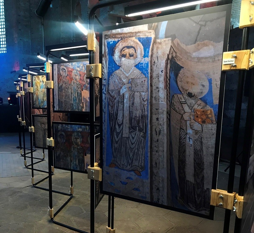 Akdamar Kilisesi fotoğraf sergisi Aya İrini’de açıldı 