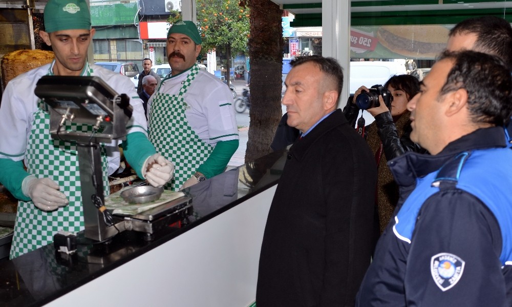 Akdeniz Belediyesi, gıda üretim ve satış yerlerinde denetimleri sürdürüyor 
