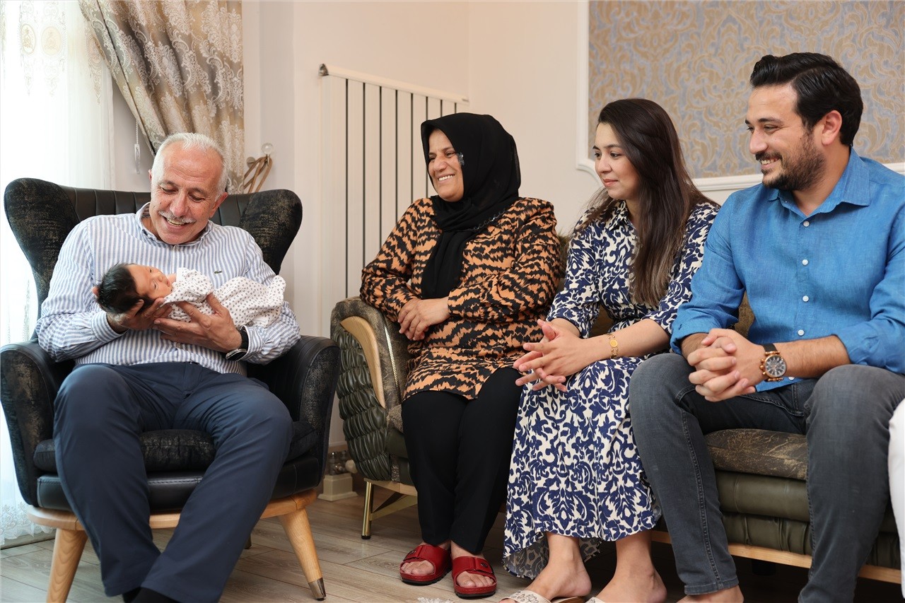 Akdeniz Belediyesi gönüllere dokunuyor