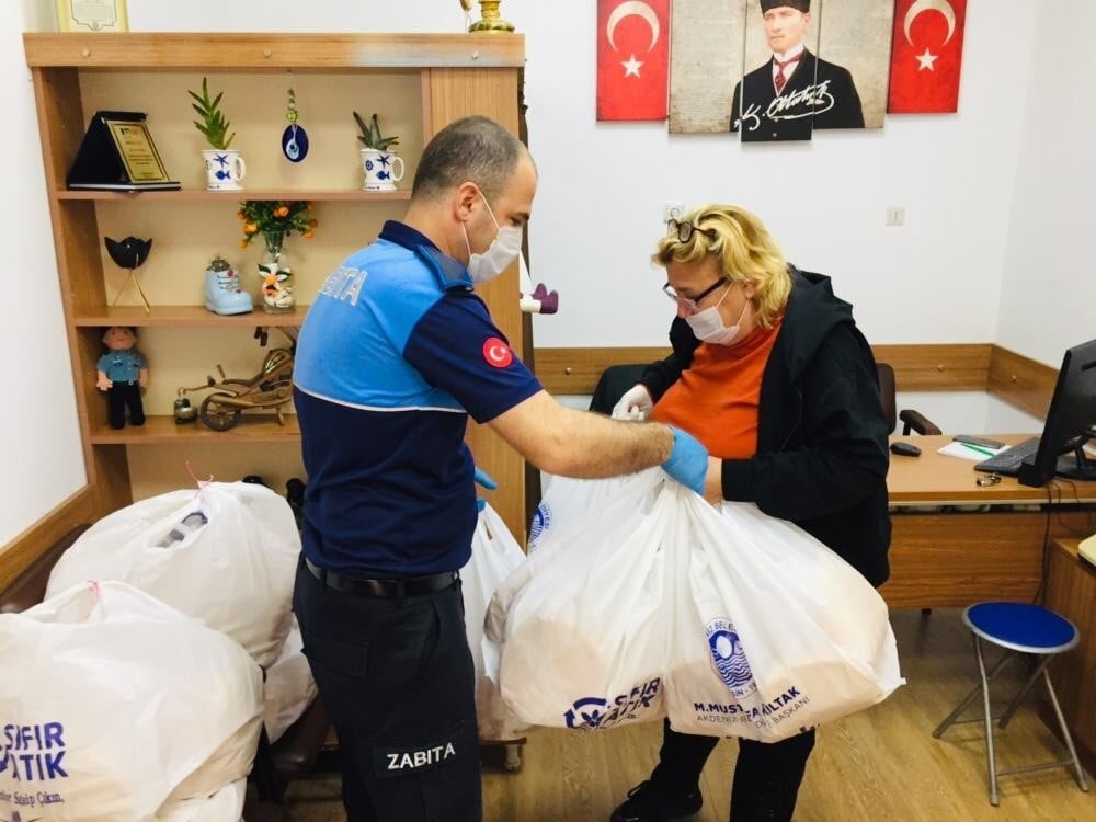 Akdeniz Belediyesi’nden vatandaşlara Ramazan pidesi 