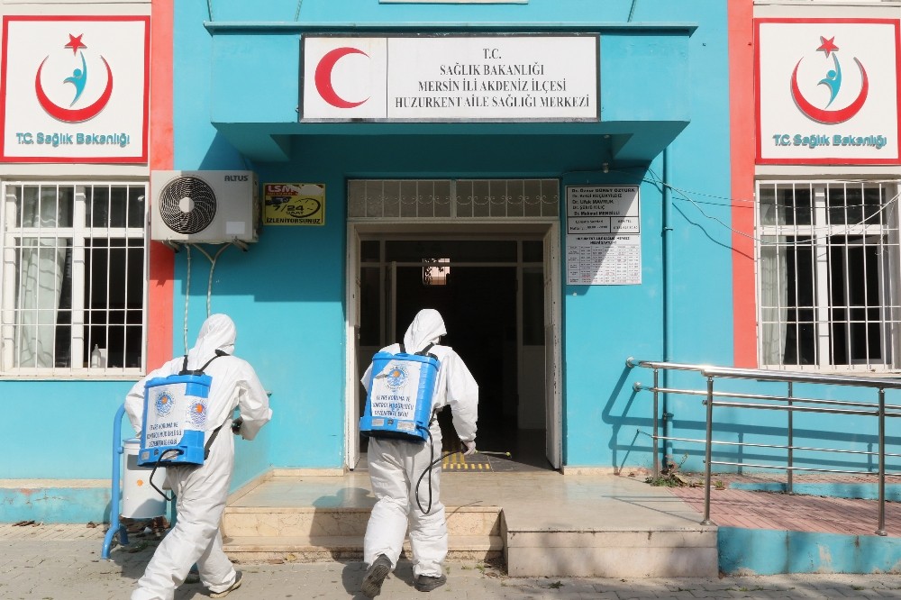 Akdeniz ilçesinde dezenfekte çalışmaları kırsal mahallelerde de sürüyor 
