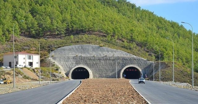 Akdeniz Sahil Yolu Projesi tam gaz devam ediyor